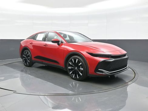 Certified 2024 Toyota Crown Platinum image 1