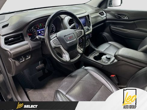 Used 2023 GMC Acadia SLT AWD/4WD image 12