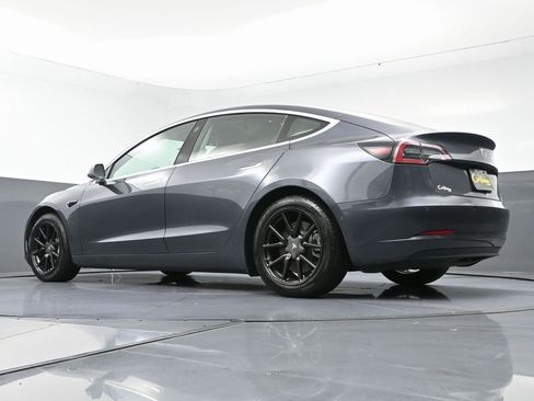Used 2020 Tesla Model 3 Standard Range Plus image 55