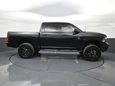 Used 2017 RAM 1500 Express w/ Black Ram 1500 Express Group AWD/4WD image 6
