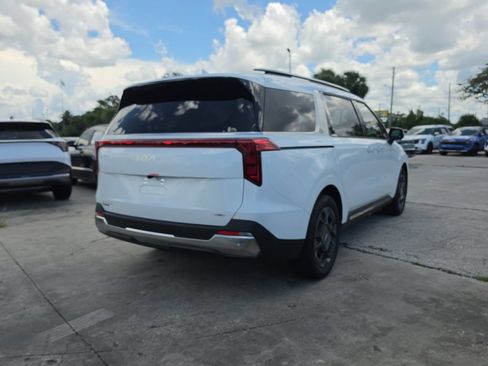 New 2027 Kia Carnival SX FWD image 8