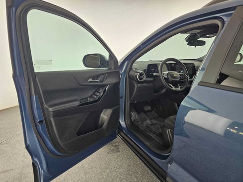 Used 2025 Chevrolet Equinox LT AWD/4WD image 19