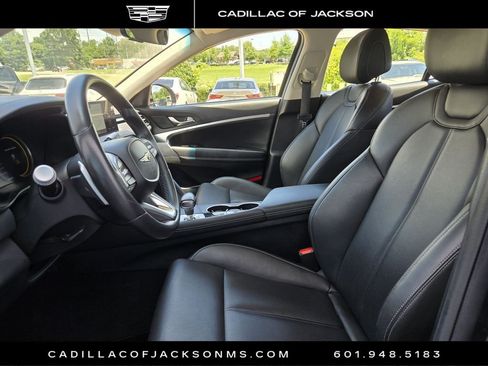 Used 2025 Genesis G70 2.5T RWD image 7