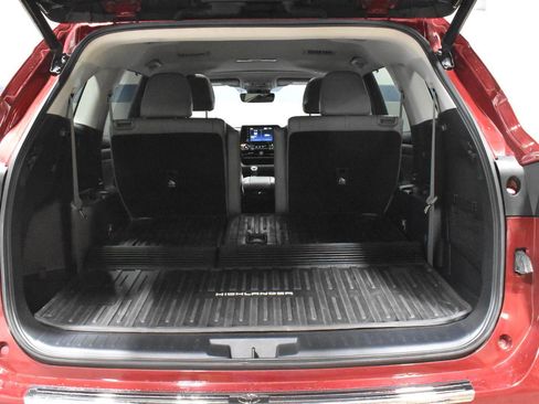 Used 2022 Toyota Highlander XLE image 28