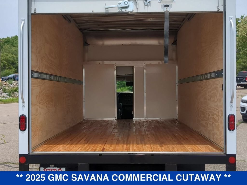 New 2025 GMC Savana 4500 w/ Power Convenience Package RWD image 4