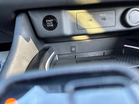 Used 2025 Nissan Rogue SL w/ Tech Package FWD image 15