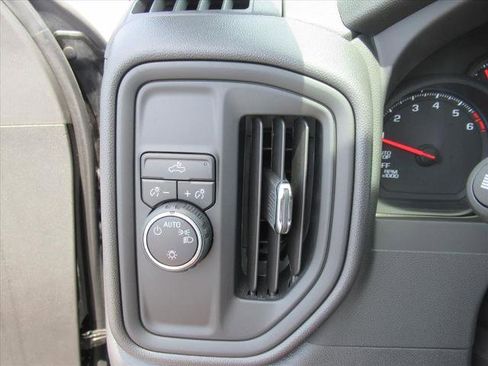 Used 2025 Chevrolet Silverado 1500 Custom image 20