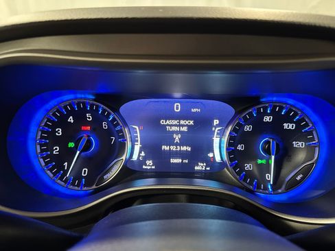 Used 2023 Chrysler Pacifica Touring-L FWD image 20