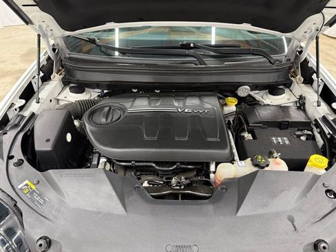 Used 2019 Jeep Cherokee Trailhawk w/ Cold Weather Group image 25