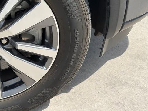 Used 2023 Nissan Pathfinder SL image 9