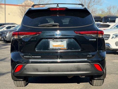 Used 2023 Toyota Highlander XLE w/ Protection Package #3 (TMS) image 9