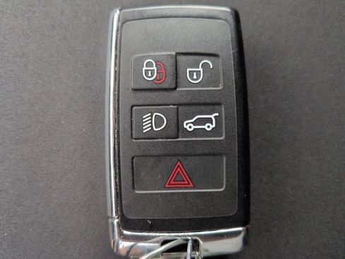 Certified 2023 Land Rover Defender 110 SE AWD/4WD image 28