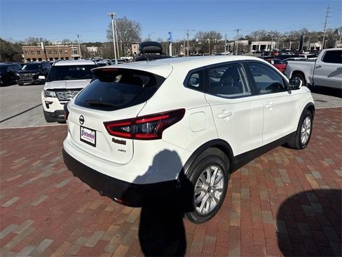 Used 2021 Nissan Rogue Sport S image 36