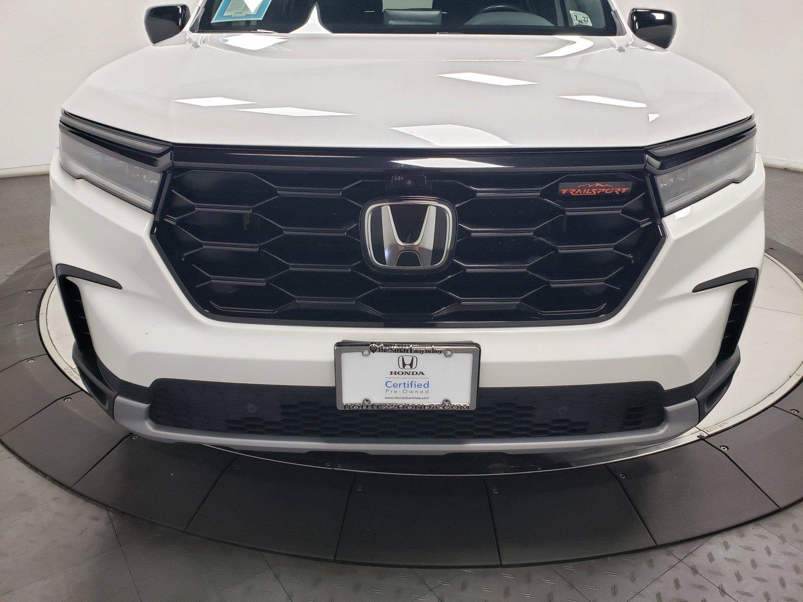 Certified 2023 Honda Pilot TrailSport image 5
