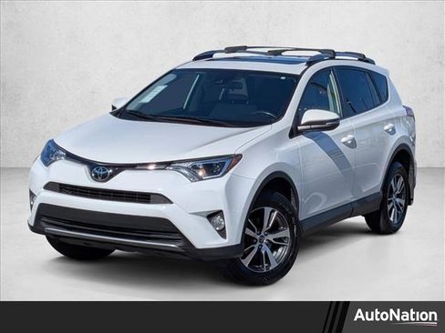 Used 2017 Toyota RAV4 XLE image 1