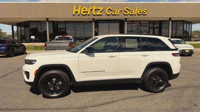 Used 2024 Jeep Grand Cherokee Altitude AWD/4WD image 5