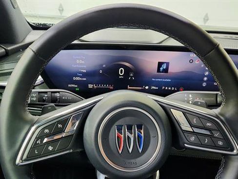 Used 2025 Buick Enclave Preferred image 15