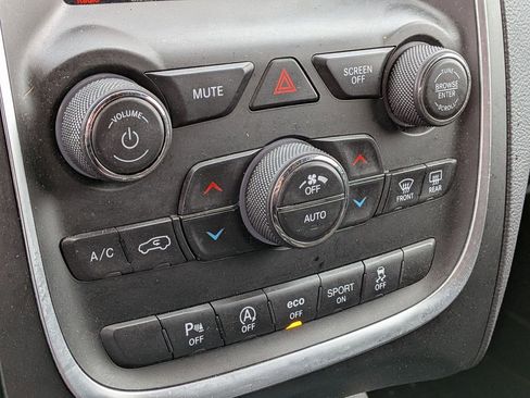 Used 2019 Dodge Durango SXT AWD/4WD image 25