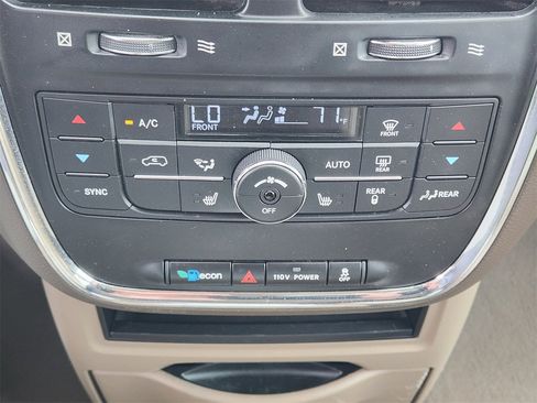 Used 2011 Chrysler Town & Country Touring-L image 18