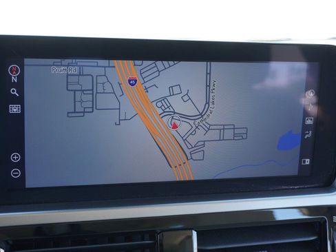 Used 2022 Lexus GX 460 Premium w/ Premium Package image 17