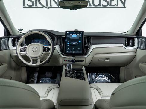 New 2026 Volvo XC60 T8 Ultra image 15
