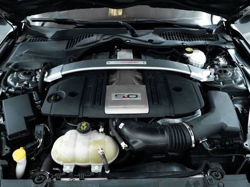 Used 2019 Ford Mustang GT image 31