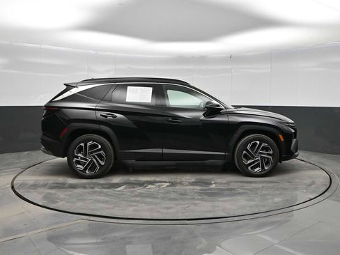 Certified 2025 Hyundai Tucson Limited AWD/4WD image 9