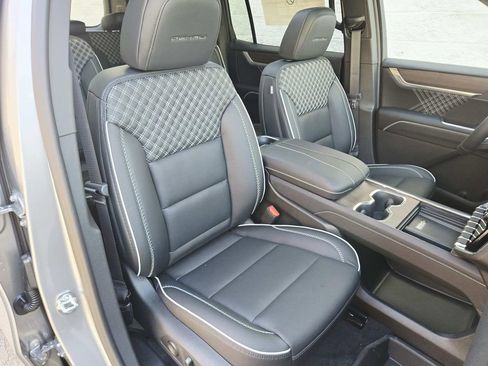 New 2026 GMC Acadia Denali w/ Super Cruise Package FWD image 18
