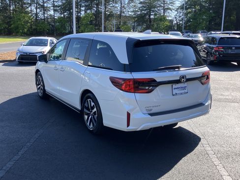 Certified 2025 Honda Odyssey EX-L image 8