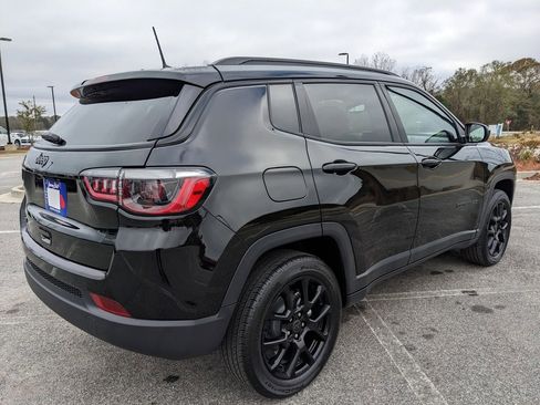 New 2026 Jeep Compass Latitude image 18