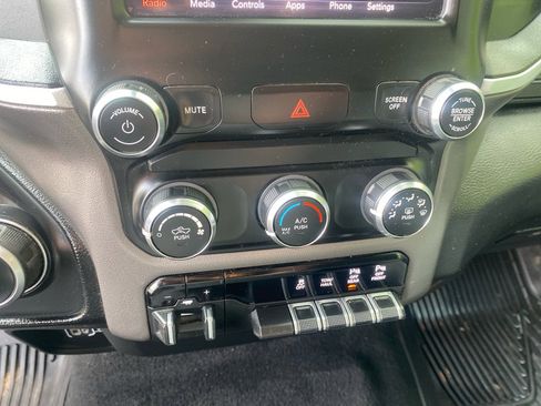 Used 2019 RAM 1500 Big Horn AWD/4WD image 17
