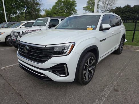 Used 2024 Volkswagen Atlas SEL Premium R-Line image 12