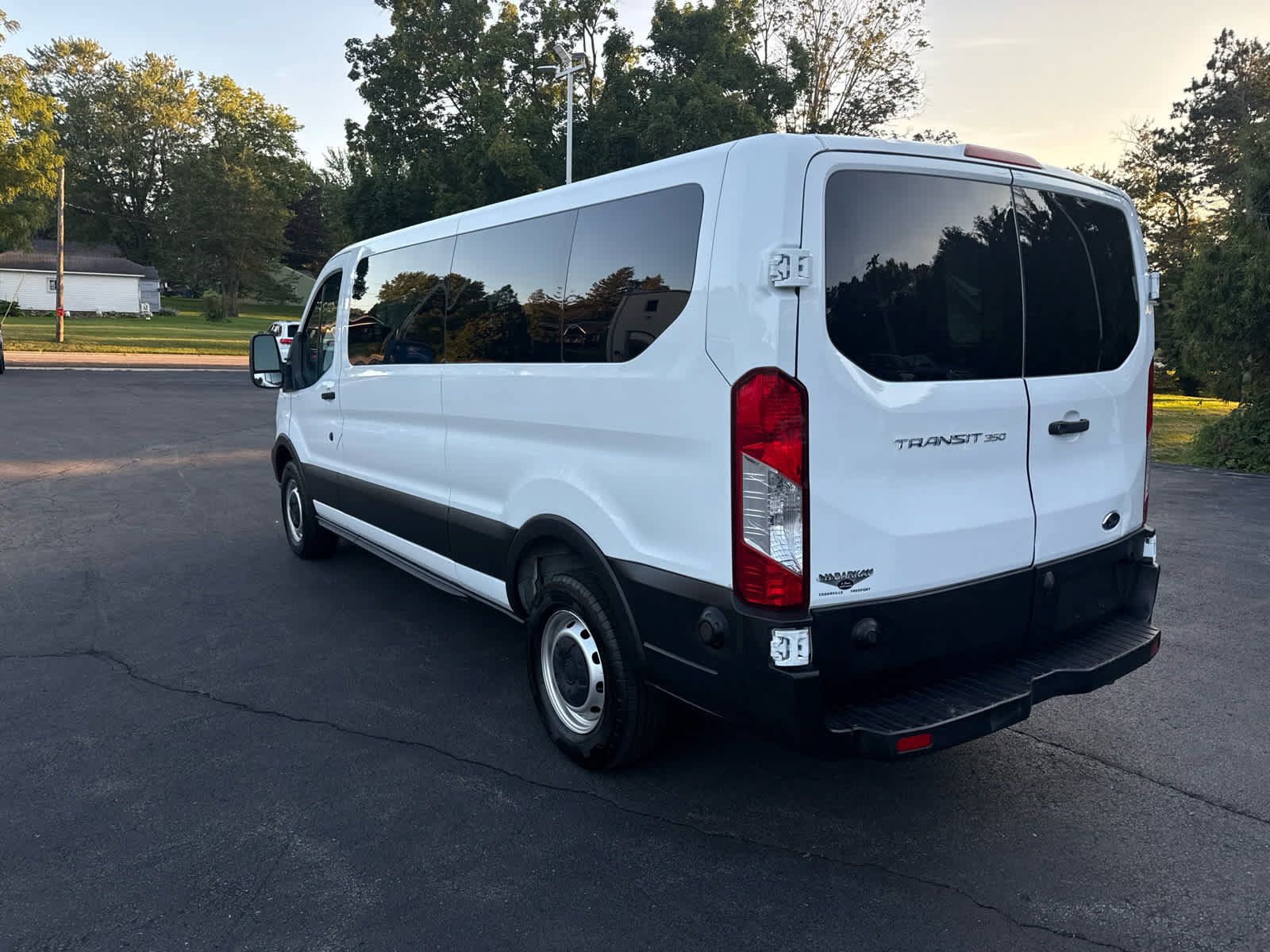 Used 2019 Ford Transit 350 XL RWD image 5