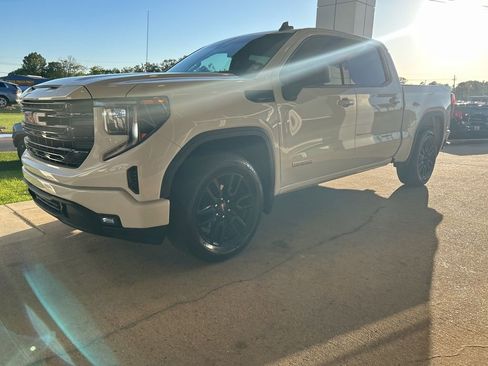 Used 2022 GMC Sierra 1500 Elevation image 4