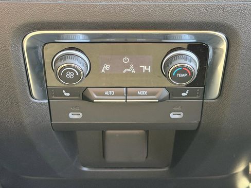 Used 2024 Chevrolet Tahoe High Country AWD/4WD image 35