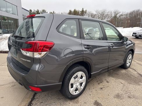 Used 2023 Subaru Forester image 2