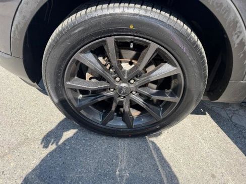 Used 2017 Ford Explorer XLT w/ Equipment Group 202A image 11