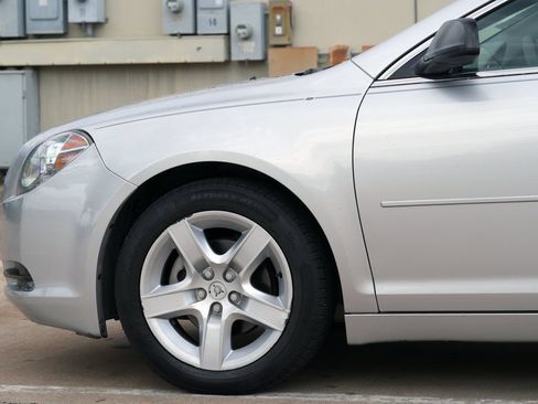 Used 2011 Chevrolet Malibu LS FWD image 22