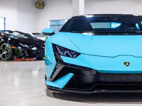 Used 2024 Lamborghini Huracan Tecnica RWD image 22