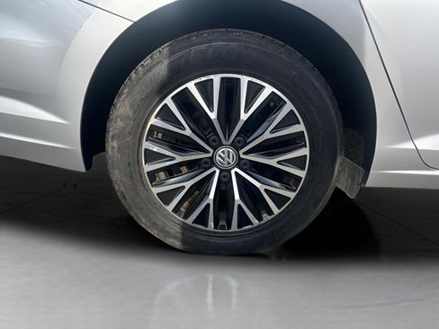 Used 2019 Volkswagen Jetta SE w/ Cold Weather Package image 15