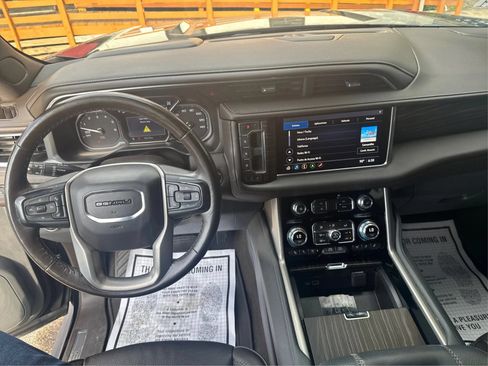 Used 2021 GMC Yukon XL Denali w/ Denali Premium Package AWD/4WD image 18