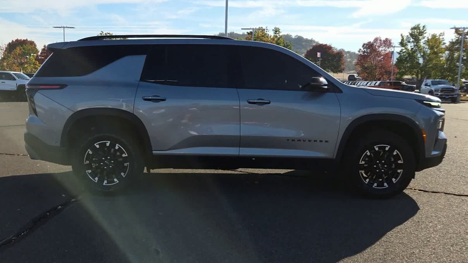 Used 2026 Chevrolet Traverse Z71 w/ Enhanced Driving Package AWD/4WD image 9