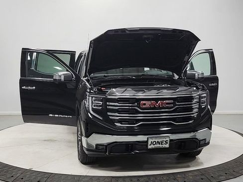 Used 2025 GMC Sierra 1500 SLT image 10