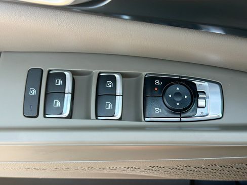 Used 2026 Kia Carnival FWD image 15