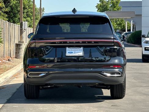 Used 2026 Lincoln Nautilus Premier AWD/4WD image 7
