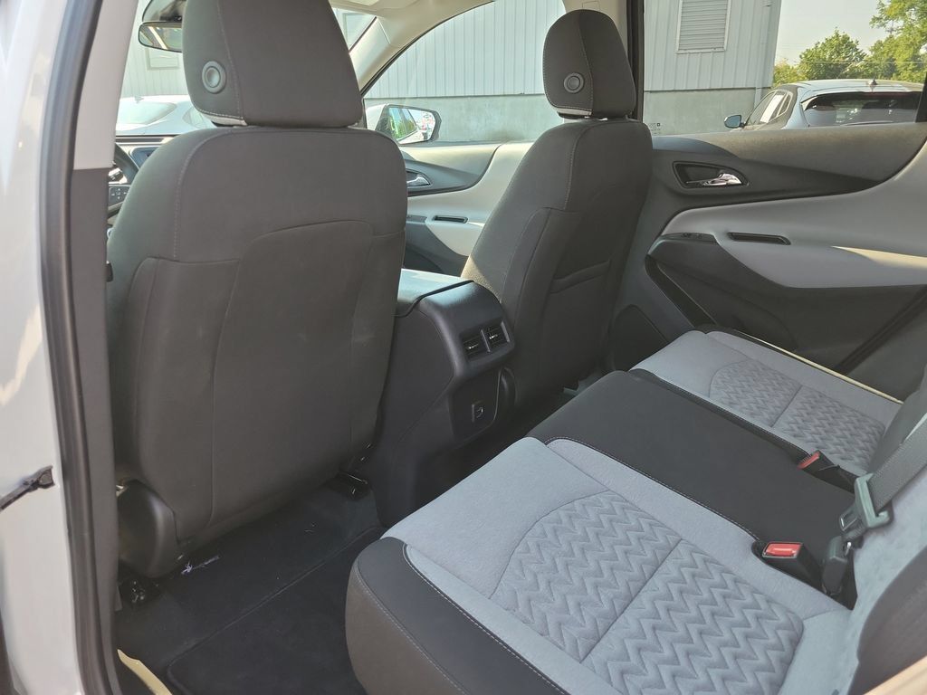 Used 2024 Chevrolet Equinox LT FWD image 17