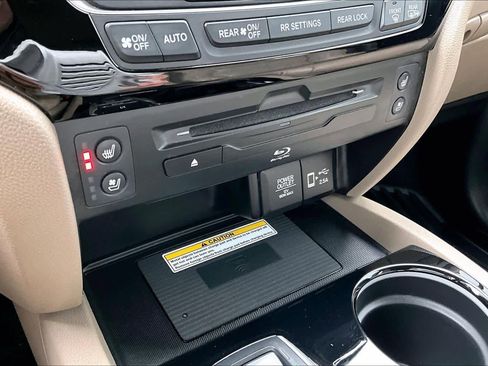 Certified 2019 Honda Pilot Elite image 32