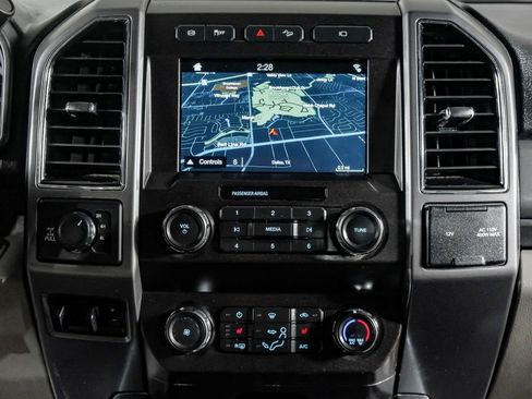 Used 2019 Ford F250 XLT w/ XLT Premium Package image 23