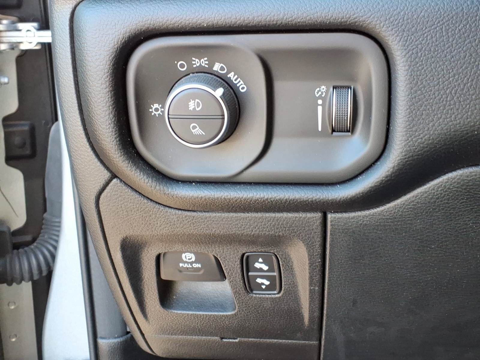 Used 2021 RAM 1500 Big Horn AWD/4WD image 17