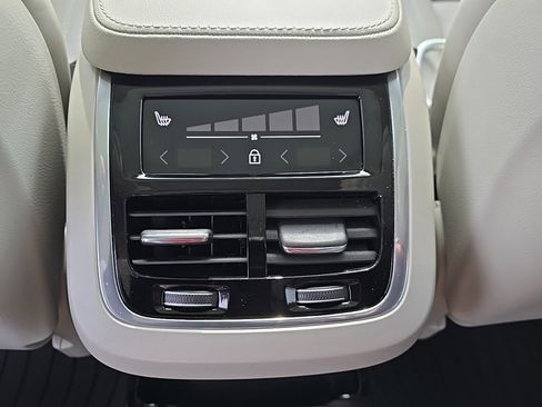 Used 2025 Volvo XC90 B6 Ultra w/ Protection Package Premier image 31